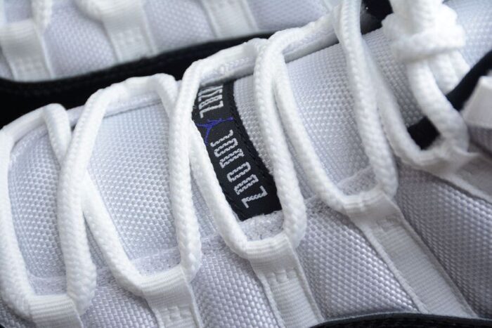 Air Jordan 11 Concord - Image 9