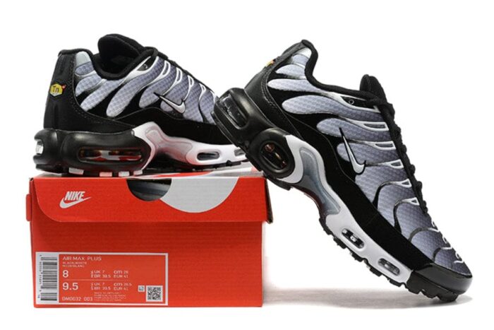 Air Max TN Plus "Black Metallic" - Image 5