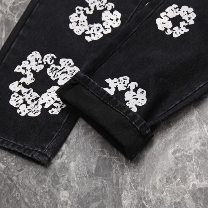 Denim Tears x Levi's Cotton Wreath Jeans Black - Image 6
