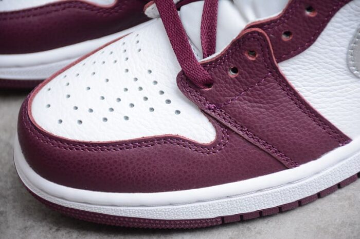 Air Jordan 1 High OG Bordeaux - Image 7