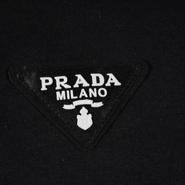 T-shirt Prada Crest Logo Black PD018 - Image 4