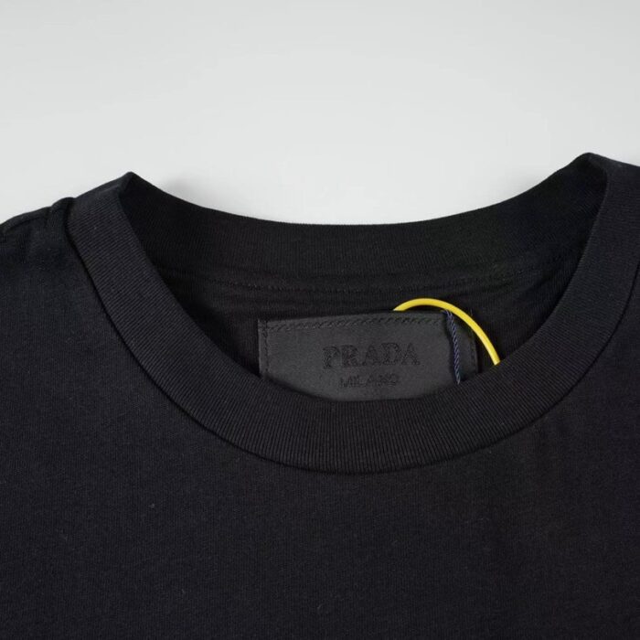 T-shirt Prada Crest Logo Black PD018 - Image 7