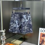 Shorts Louis Vuitton LV241 - Image 2