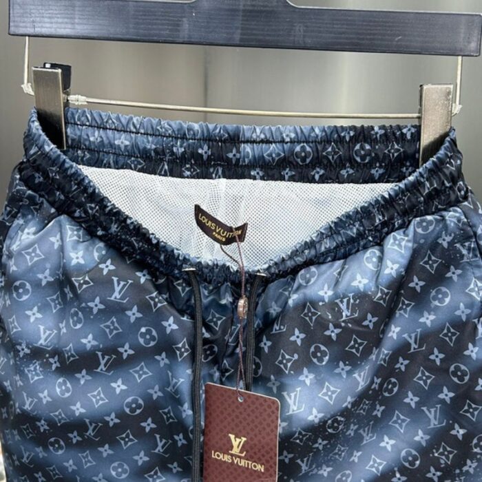 Shorts Louis Vuitton LV240 - Image 5