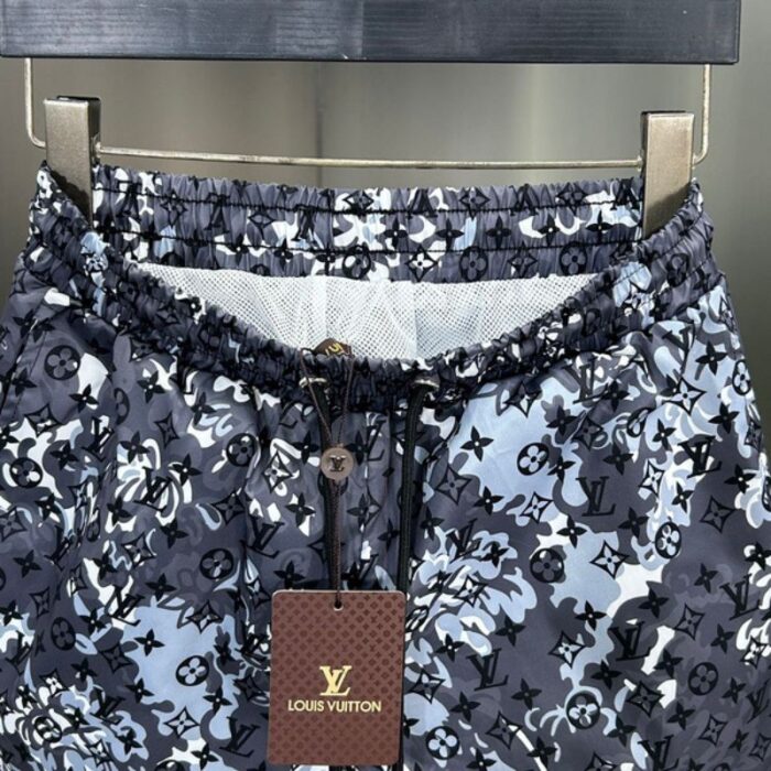 Shorts Louis Vuitton LV241 - Image 6