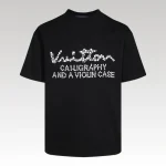 T-shirt Louis Vuitton Calligraphy Studded Black LV025 - Drip Slum